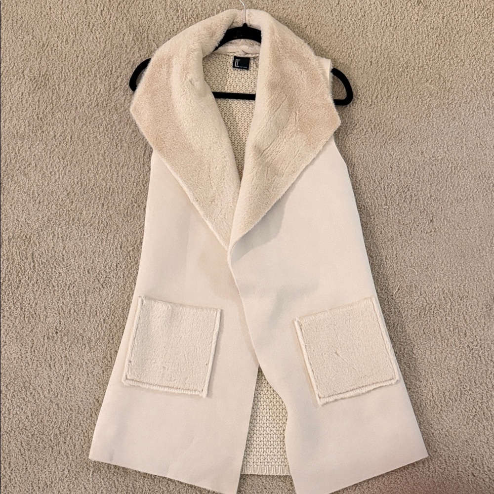 Love token Sleeveless Vest